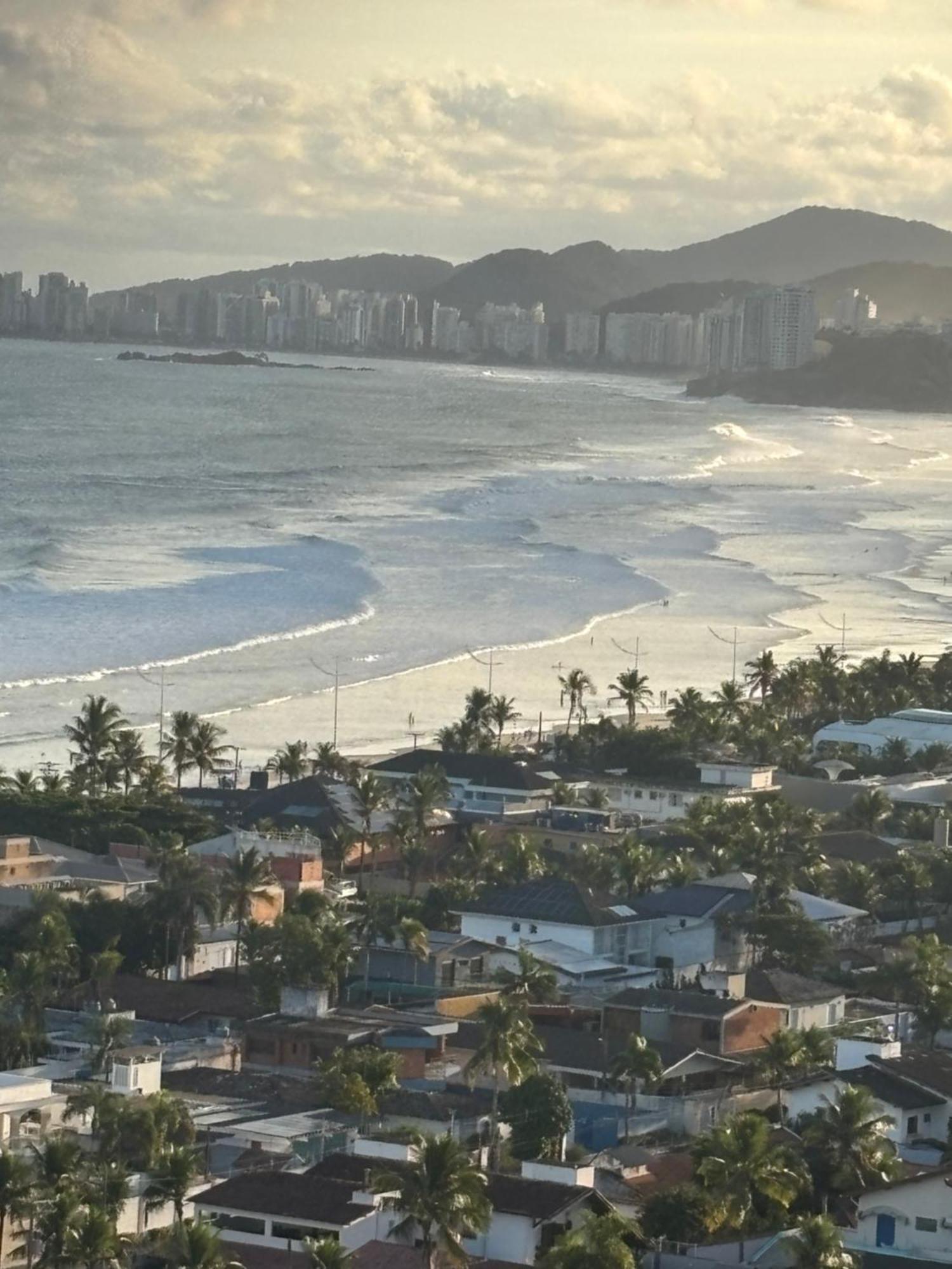 Maravilhoso Apartamento Vista Mar Enseada Гуаружа Экстерьер фото